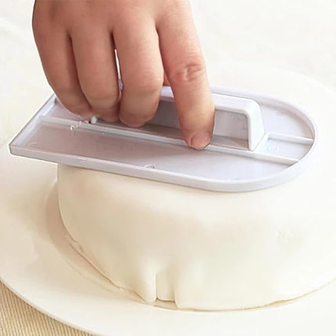 2 Pieces Fondant and Icing Smoother Fondant Smoothing Tool Cake Scraper Smoother Cake Icing Trowel Cake Icing Smoother Cake Polisher for Cakes Decorating, 5.7 x 3.1 Inches, White