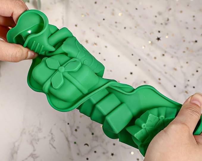Silicone Cookies Biscuit Mold, Christmas Halloween Candy Mold, Reusable DIY Baking Mold Jelly Chocolate Mold, Ice Cube Tray Wax Melt Molds(Set of 2 Green Small Christmas Trees)