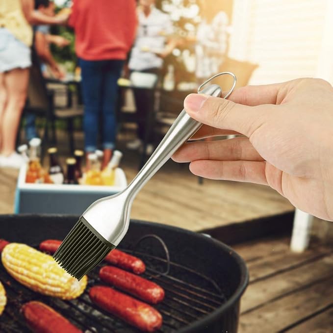 BBQ Basting Brush with Silicone Head | High Heat Tolerant Oil Brush for Grilling/Baking/Cooking | Stainless Steel Handle, Dishwasher Safe & Simple to Maintain
