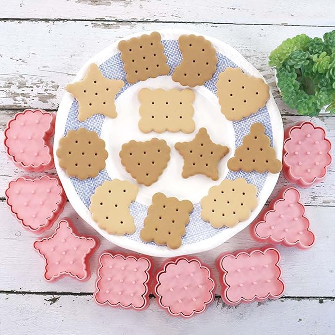 Mini Round Cookie Cutters, 8pcs 3d Classic Raised Design Cookie Stamps, Triangle, Rectangle, Square, Heart, Star, Oval, Mini Pie Cookie Molds, Circle Cookie Cutter Set for DIY Baking (Classic)