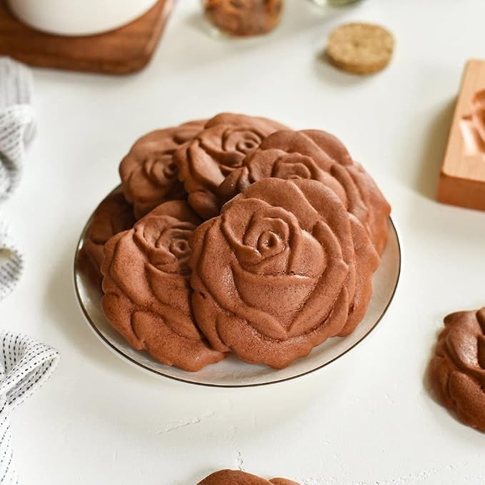Carved Wooden Gingerbread Cookie Mold,3D Wooden Baking Mold Cookie Biscuit Press Stamp Molds,Cookie Cutter,Cookie Stamp,DIY Biscuit Stamp Mould for Halloween Thanksgiving Christmas(Pinecone)