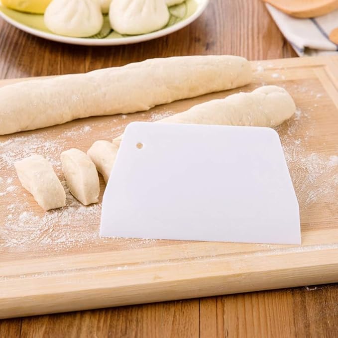 1Pc White Plastic Dough Scraper Cream Smooth Cake Flour Spatula Cutter Baking Pastry Tool Plastic Dough Scraper Tool,Essential for Baking and Cooking Spatulas Kitchen and Dining,Cooking Utensils