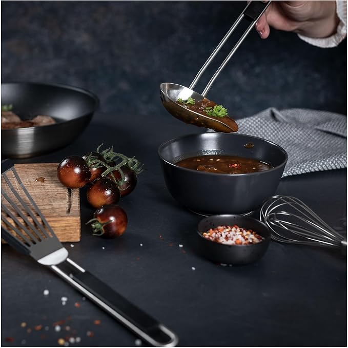 Kuhn Rikon Essential Sauce Ladle – Stainless Steel Bowl with Comfortable Handle for Serving Sauces, Gravies & Soups