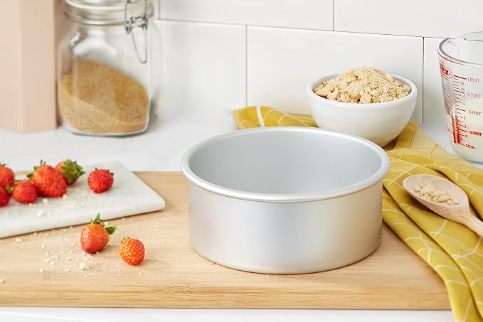 PME Round Cake Pan with Loose Base, 7 x 3-Inch