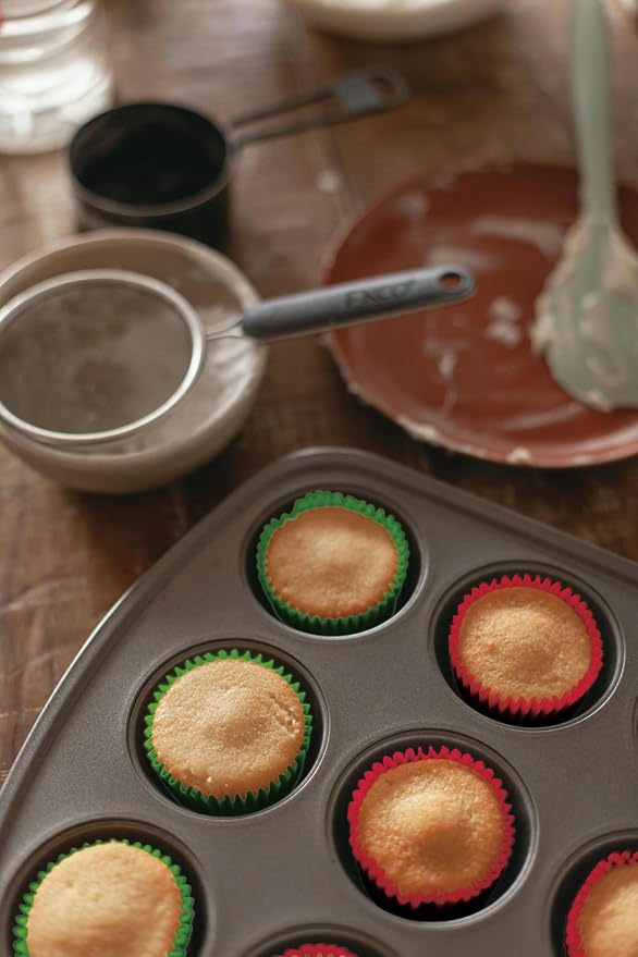 Mini Muffin Liners 500 pcs Red&Green Mini Cupcake Liners,Food&Grade,Greaseproof Paper Baking Cups, for Christmas/Halloween Party by GoldenBakeryFamily