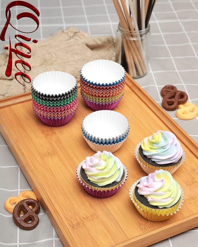 qiqee Gold Foil Cupcake Liners For Baking 300 Count Baking Cups Thick & Sturdy, Oil Resistance,Muffin Liners Paper(Standard Size)