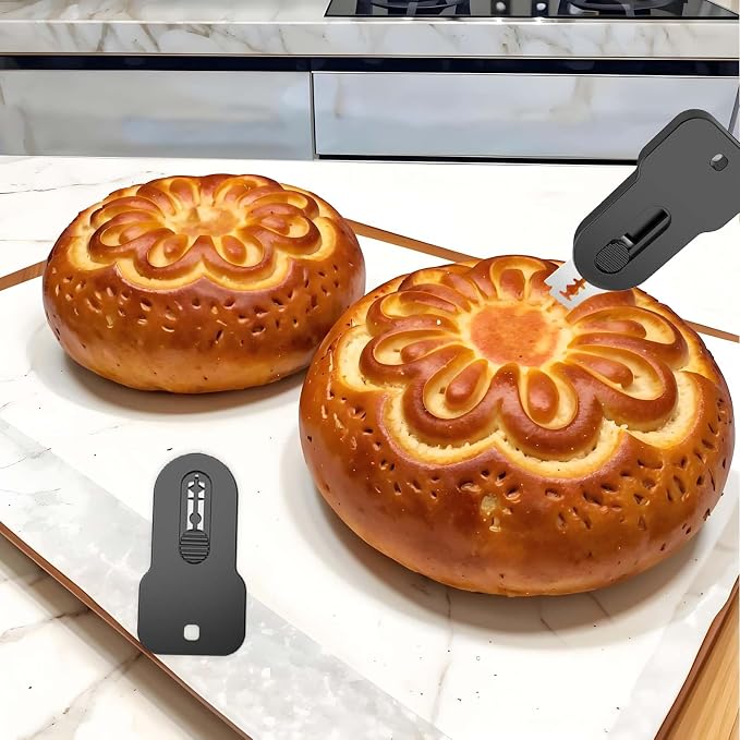 Magnetic Retractable Bread Lame Sourdough Scoring Tool with 5 Replacement Stainless Steel Blades, Ergonomic ABS Handle, Auto-Retracting Safety Design, Black, Ideal Baking Accessory for Artisan Dough
