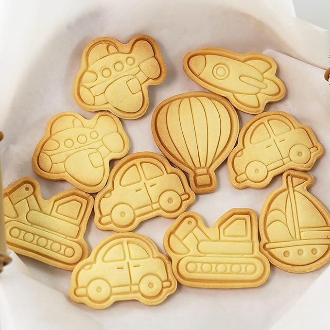 8 Pcs Transportation Vehicle Cookie Cutters Set 3D Truck Airplane Shaped Cartoon Biscuit Cutters With Plunger Stamps for DIY Baking Crackers Fondant Decorations Cake Decorations Desserts
