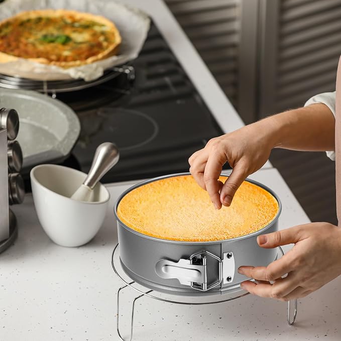 Funnymoom 4 Pcs 7 Inch Non Stick Springform Pan with Removable Bottom Carbon Steel Round Springform Cheesecake Pan with Stainless Steel Spring Buckles for Baking Kitchens Restaurant(Gray)