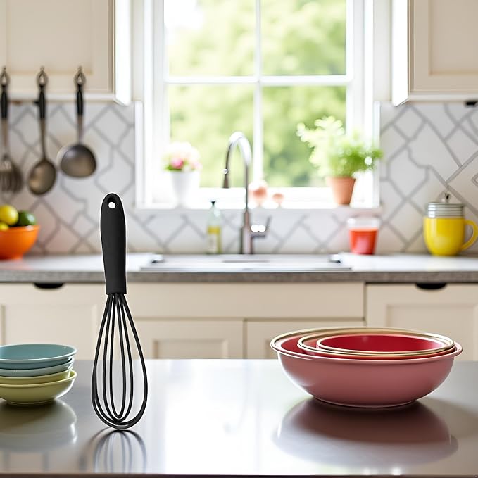 1Pc Black Mini Silicone Whisks,Non-Stick Whisks,Milk and Egg Beater Blender,Hand Egg Mixer,Kitchen for Cooking, Baking, Mixing,Stirring,Cooking Utensils,Kitchen Dining (6.7inch)