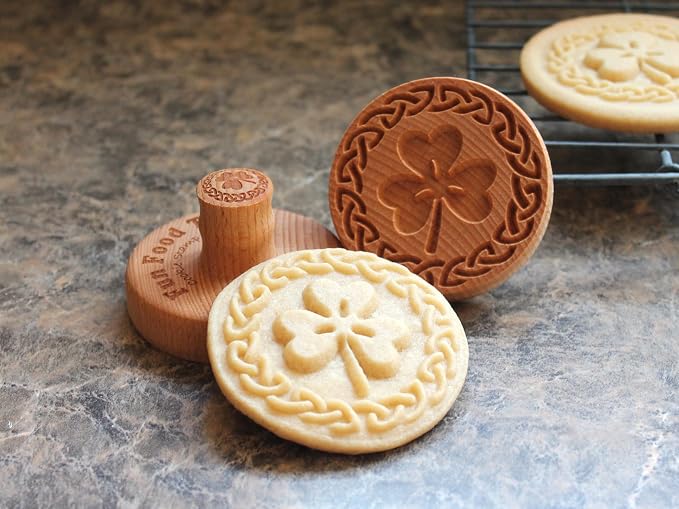 Wood Cookie Stamp, 2.5 Inch (3 Leaf Clover CS-118)