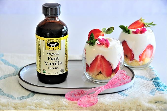 Singing Dog Vanilla Organic Pure Vanilla Extract, 2 fl oz (59ml) - USDA Organic, Non-GMO, Sugar-Free, Corn-Free - Allergen-Free USA Facilities, Kosher, Vegan