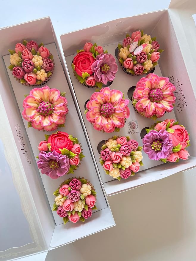 17 Pcs Stainless Steel Russian Flower Icing Tips Set,14 Russian Icing Floral Tips,1 Plastic Couplers,1 Cleaning Brush,1 Reusable Pastry Bag for Cake Decorations,Pastry Cupcakes Dessert Tools