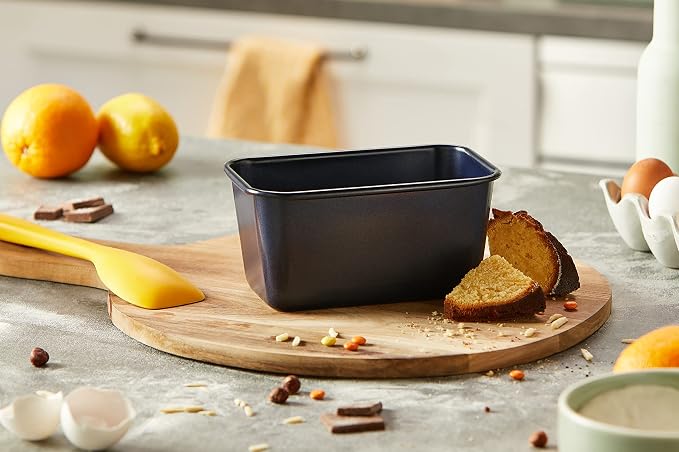 Zyliss E980198 Non-Stick Loaf Tin | 1L/1lb | Carbon Steel | Dark Blue | Bread Tin for Baking/Bakeware | Dishwasher Safe | 5 Year Guarantee