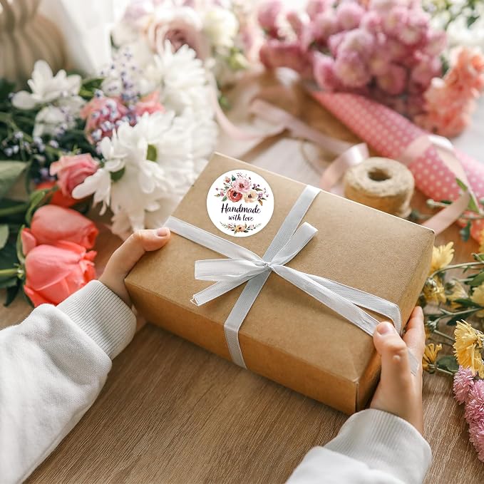 Floral Handmade with Love Stickers Roll, 1.5 inch 500 PCS Flower Homemade with Love Stickers for Handmade Baked Goods, Crafts, Gifts Package, Small Businesses