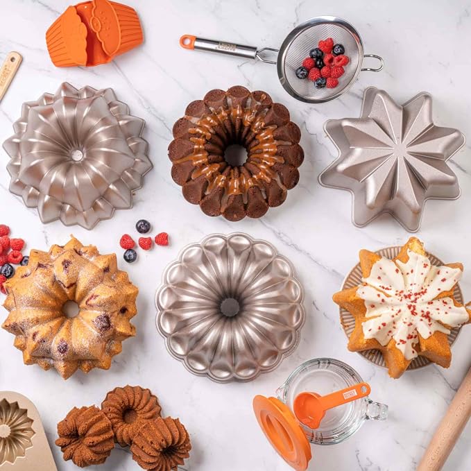Baker's Secret Fluted Cake Pan, Cake Pans, Novelty Cake Pan, Die Cast Aluminum Cake Pans, 2 Layers Non-stick Coating, Novelty Cake Pan - The Cast Aluminum Collection (Cascade)