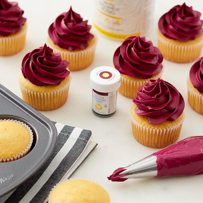 Wilton Gel Food Coloring, Highly Concentrated Gel-Based Icing Color for Frosting, Fondant, Batter & Dough, Vibrant & Blendable Cake Decorating Dye, 1 oz., Burgundy