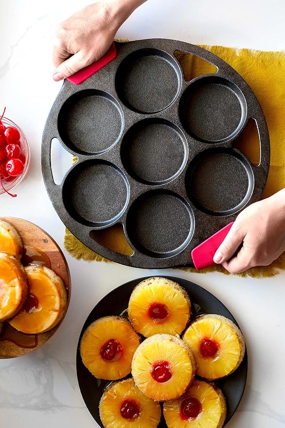 Lodge Seasoned Cast Iron Mini Cake Pan, 7 Impressions (Pack of 3)