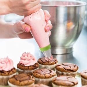 7Pcs Icing Piping Nozzles, Stainless Steel Russian Ruffle Icing Piping Tips Bobbi Skirt Piping Nozzles, DIY Pastry Fondant Cake Icing Piping Nozzles Decoration Tips Baking Tool