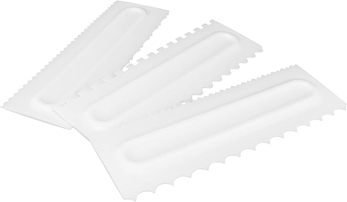 3Pcs Set Cream Scraper Plastic Scraper Fondant Cake Modeling Tool for Dessert Decoration Food Grade Safe Smooth Surface Easy Demould Durable Reusable Cake Decorating Kit White