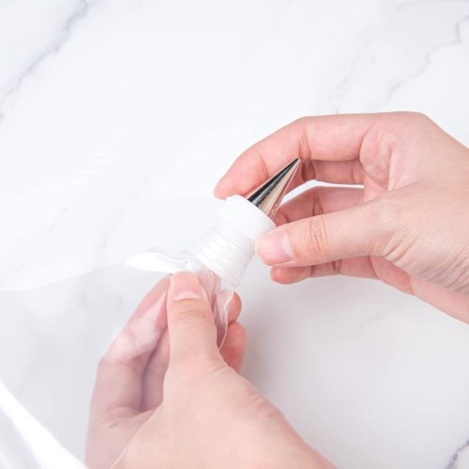 Restaurantware-Pastry Tek Piping Bag Coupler, 1 Standard Frosting Coupler - Reusable, 2-Piece Design, White Plastic Cake Decorating Coupler, Durable, Securely Fastens Pastry Tips