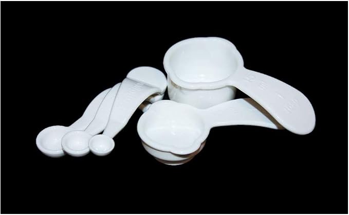 Tupperware Measuring Spoon Magnets Set Tablespoon, Teaspoon, Pinch, Dash, Smidgen 5 Pieces White