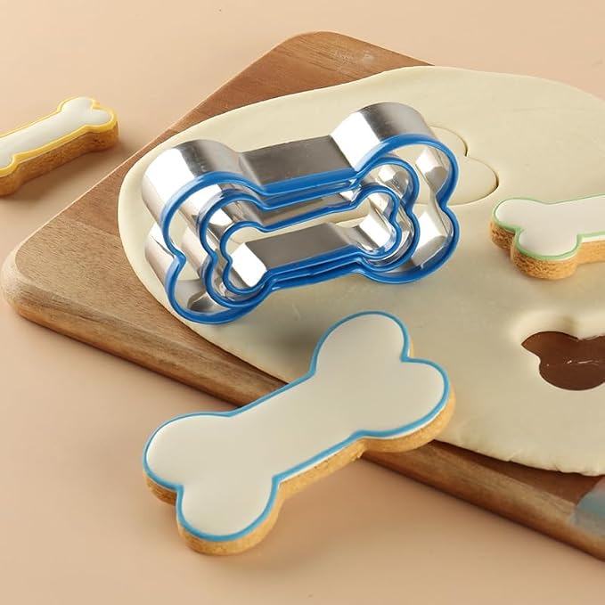 Dog Bone Cookie Cutters Set of 3, Bone Shapes Cookie Cutter, Biscuit Dog Treat Cookie Cutter Set for Homemade (Blue Is Visible & Friendly For Your Pup/Doggy)