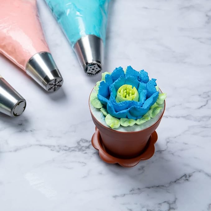 Restaurantware-Russian Piping Tip, 1 Petal Cake Decor Piping Tip - #48, Corrosion-Resistant, Stainless Steel Decorating Tip For Frosting, Dishwashable, Decorate Cupcakes, Cakes, or Cookies