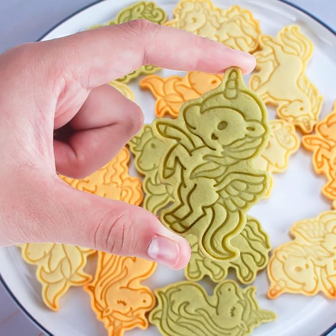 6 Pieces Cute Uncorn Cookie Cutters Set Plastic Unicorn Shape Cookie Stamps Cookie Mould Press Unicorn Cookie Mould Set Baking Kitchen Tools (Unicorn 0209)