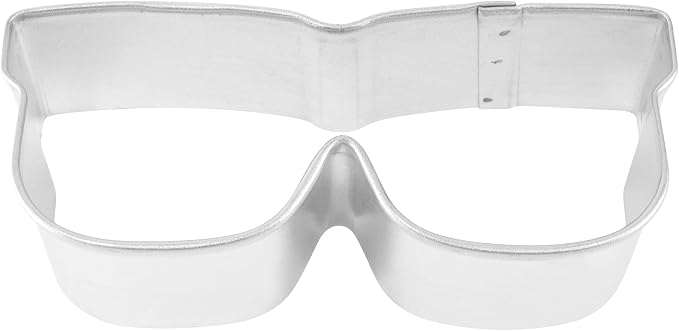 R&M Beach Day Cookie Cutter 5-Piece Gift Set - Includes Flip Flop, Swimsuit, Swim Shorts, Surfboard, Sunglasses Cookie Cutter with Recipe Card - Steel