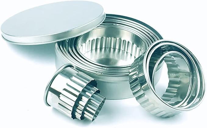 Xoutuo Fluted Edge Round Cookie Biscuit Cutter Set 12, Metal Circle Biscuit Cutters Set, Wave Pastry Donut Doughnut Cutter Set Serrated Round Cookie Cutters for Donut Pastries Fondant Cake