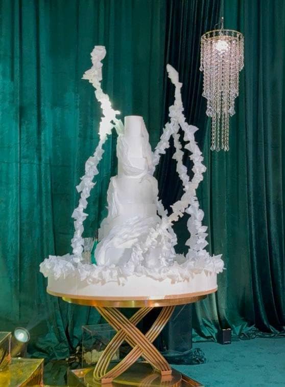Double Rotating Cake Stand for Big Wedding Cake - 360° Smooth Turntable for Decorating & Display (30 inches)
