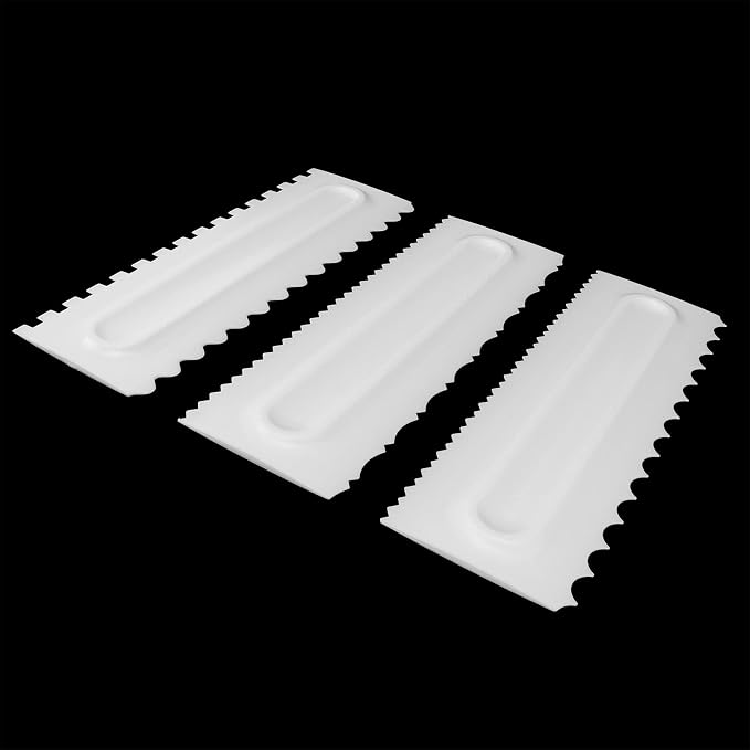 3Pcs Set Cream Scraper Plastic Scraper Fondant Cake Modeling Tool for Dessert Decoration Food Grade Safe Smooth Surface Easy Demould Durable Reusable Cake Decorating Kit White