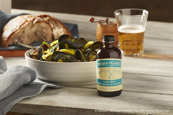 Nielsen-Massey Tahitian Pure Vanilla Extract for Baking and Cooking, 32 Ounce Bottle