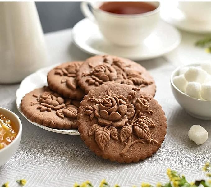 Carved Wooden Gingerbread Cookie Mold,3D Wooden Baking Mold Cookie Biscuit Press Stamp Molds,Cookie Cutter,Cookie Stamp,DIY Biscuit Stamp Mould for Halloween Thanksgiving Christmas(Rose hips-Small)