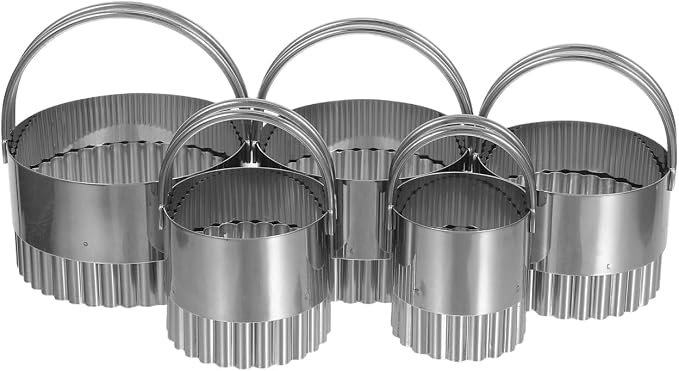 BESTonZON Round Cookie Cutters with Handles 5-Piece Biscuit Cutter Set Fluted Edge Baking Dough Tools for Cookie Cutting Fondant Shaping Cake Decoration Parties and Holiday Baking