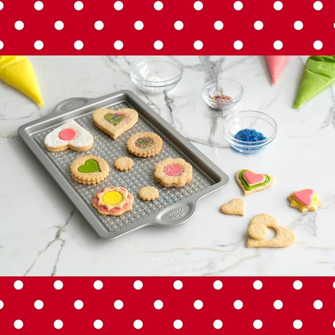 Betty Crocker Cookie Cutter Bundle – 20 BPA-Free Cutters in Hearts, Circles, Geometric & Fluted Shapes – Dishwasher Safe, Snap-Fit Storage, Wide Top Handles, Various Sizes