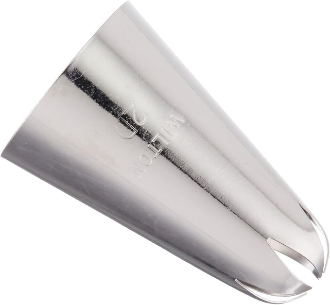 Wilton 402-2004 No. 2D Large Drop Flower Piping Tip