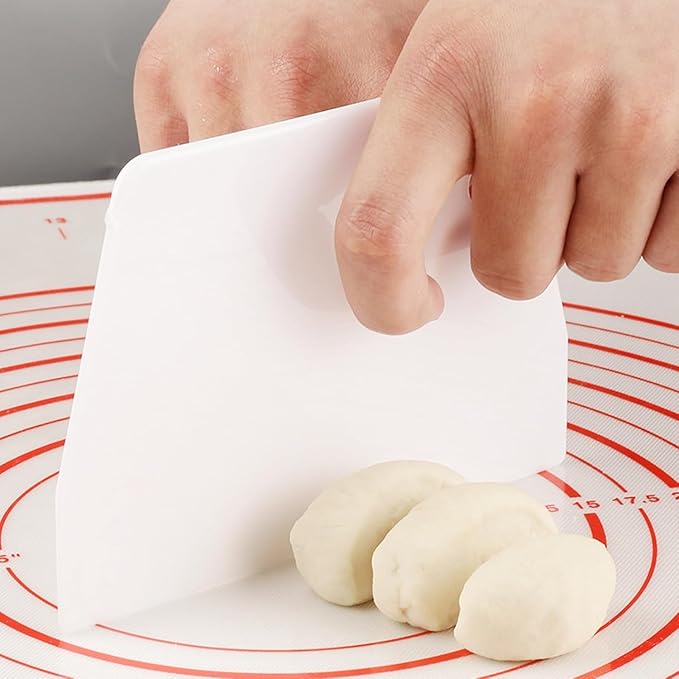 3 Piece Plastic Dough Scraper, Food Grade Trapezoidal Bread Scraper Set with Silicone Baking Mat, Multipurpose Kitchen Bowl Scrapers for Bread Cake Fondant Icing Cream Pizza Making