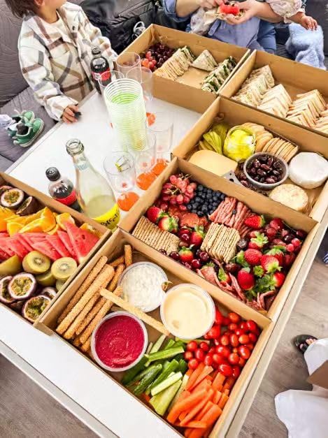 Large Cardboard Pastry Boxes Heavy Duty, Charcuterie Board Boxes with Lids 10PK, Disposable Catering Serving Platters for 5-8 People, Sturdy Takeout Containers for Picnic Box To-Go 15"x10"x3.5"