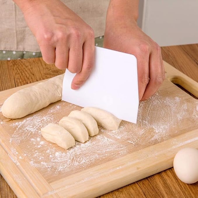 1Pc White Plastic Dough Scraper Cream Smooth Cake Flour Spatula Cutter Baking Pastry Tool Plastic Dough Scraper Tool,Essential for Baking and Cooking Spatulas Kitchen and Dining,Cooking Utensils