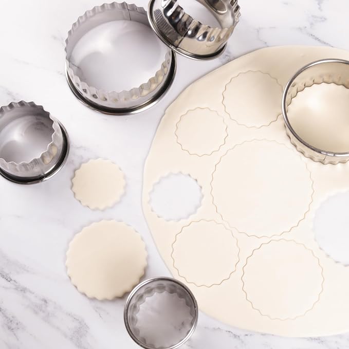 Fluted Round Cookie Cutter (2”, 2.4”,2.8”, 3.1”, 3.5”), Scalloped Biscuit and Circle Crinkle Cracker Cutters Set, Heavy Duty, Food-Grade Stainless Steel