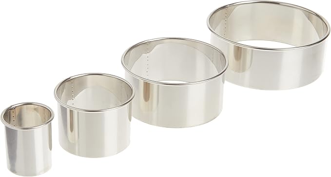 Ateco 4 Piece Stainless Steel Plain Edge Round Cutters Set in Graduated Sizes