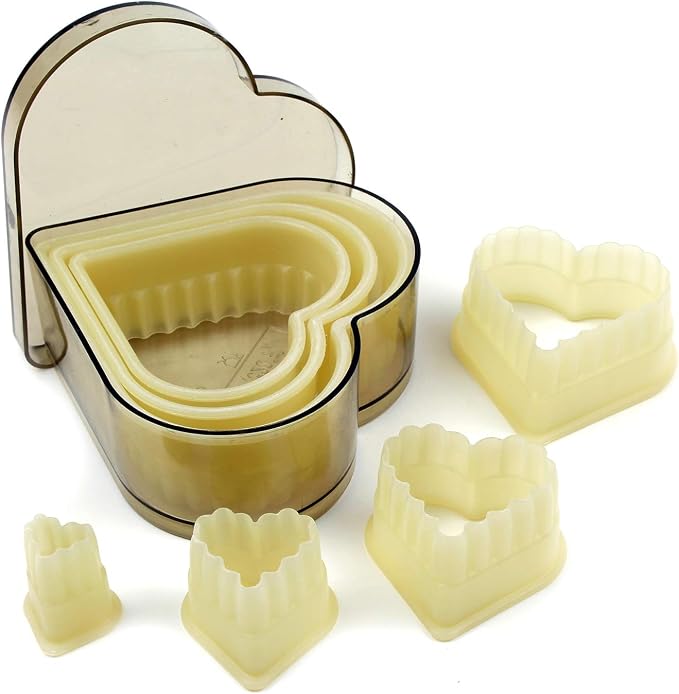 O'Creme Fluted-Heart-Shaped Heat-Resistant Plastic Cutter in Seven Sizes, One of Each