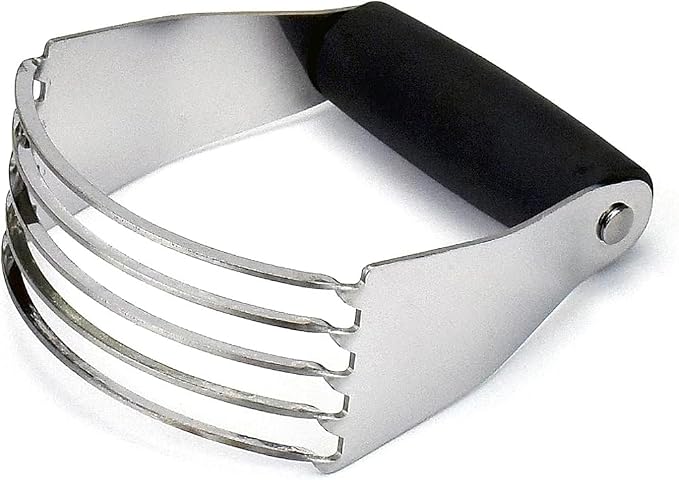 Dough Blender, Top Professional Pastry Cutter with Heavy Duty Stainless Steel Blades, Medium Size（Black ）