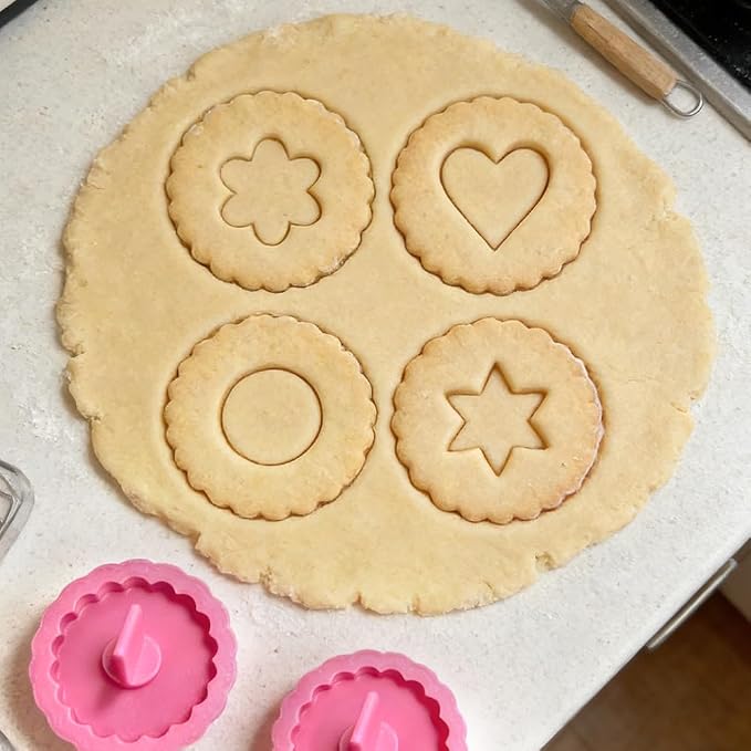 4Pcs 3D Round Cookie Cutters with Wave Edge Biscuit Cutter Star Circle Flower Heart Filled Cookie Cutters Set Plastic Cookies Cutter Small Fondant Molds Cute Cookies Stamps for Birthday Party