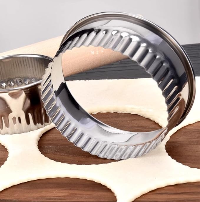 3Pcs Round Biscut Cookie Cutters with Fluted Edge, 4.3" 3.5" 2.5" Assorted Size Stainless Steel Metal Circle Pastry Cutter, Donut Cutter Ring Molds for Baking