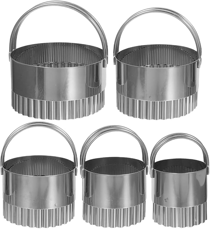 BESTonZON Round Cookie Cutters with Handles 5-Piece Biscuit Cutter Set Fluted Edge Baking Dough Tools for Cookie Cutting Fondant Shaping Cake Decoration Parties and Holiday Baking