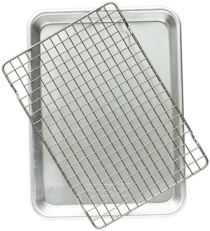 Nordic Ware Naturals® Quarter Sheet with Oven-Safe Nonstick Grid