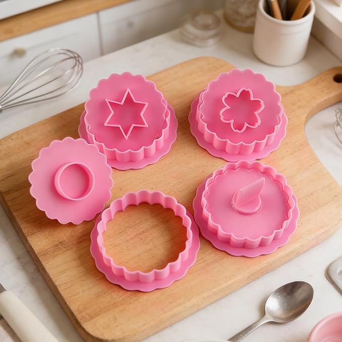 4Pcs 3D Round Cookie Cutters with Wave Edge Biscuit Cutter Star Circle Flower Heart Filled Cookie Cutters Set Plastic Cookies Cutter Small Fondant Molds Cute Cookies Stamps for Birthday Party